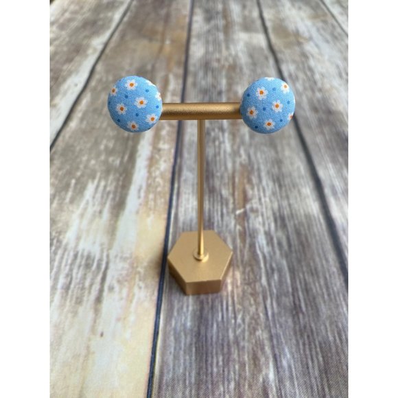 NEW handmade floral and dot fabric stud button earrings - Picture 1 of 3